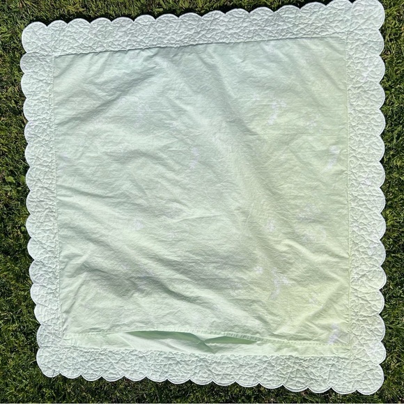 Yves Delorme French Floral Quilted Euro Sham White Mint Green Scallop Edge GUC - Picture 4 of 11